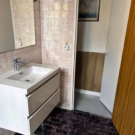 Apartman 2 Pieces Avec Cuisine Equipee Centre